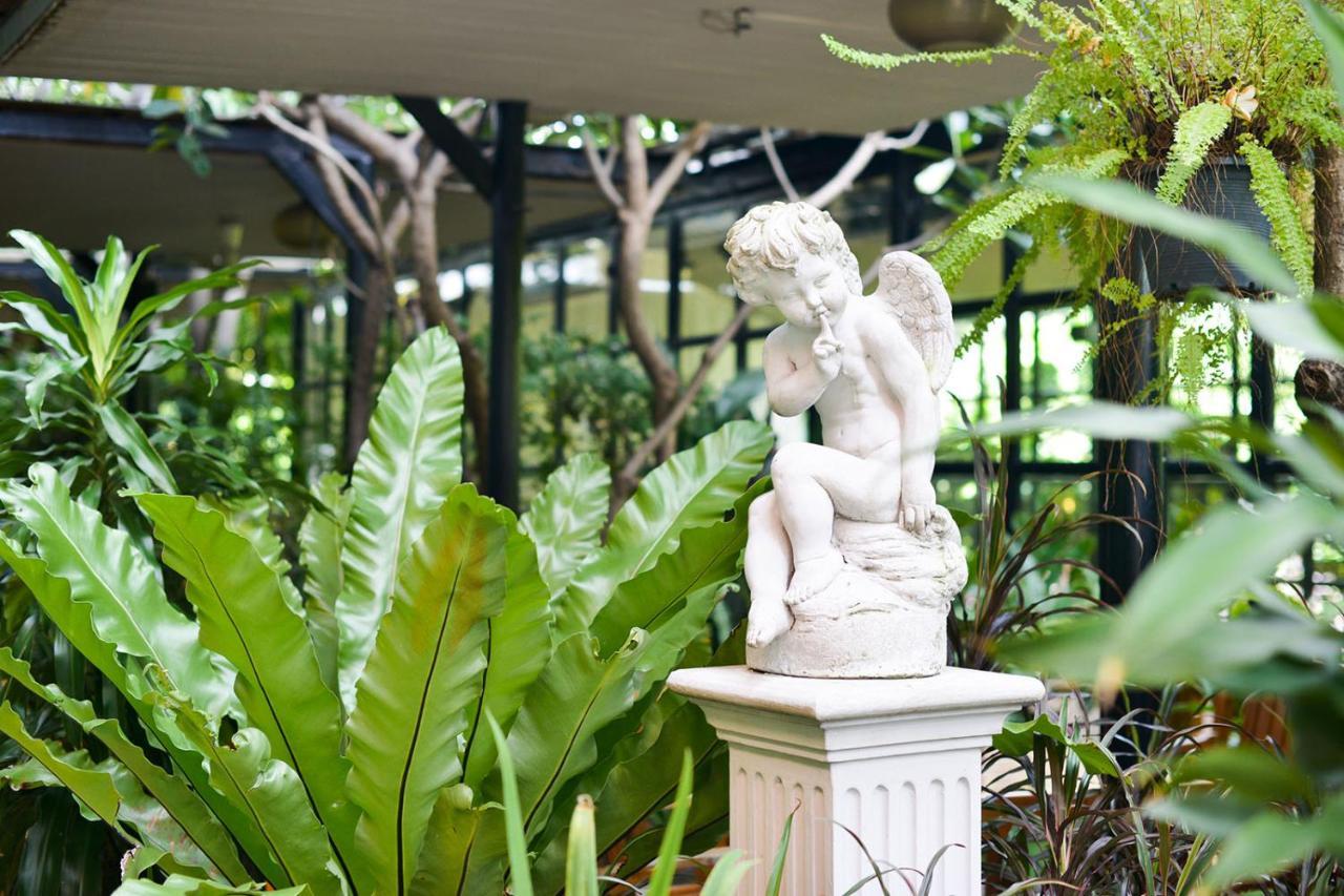 Grand Howard Hotel Bangkok Exterior photo