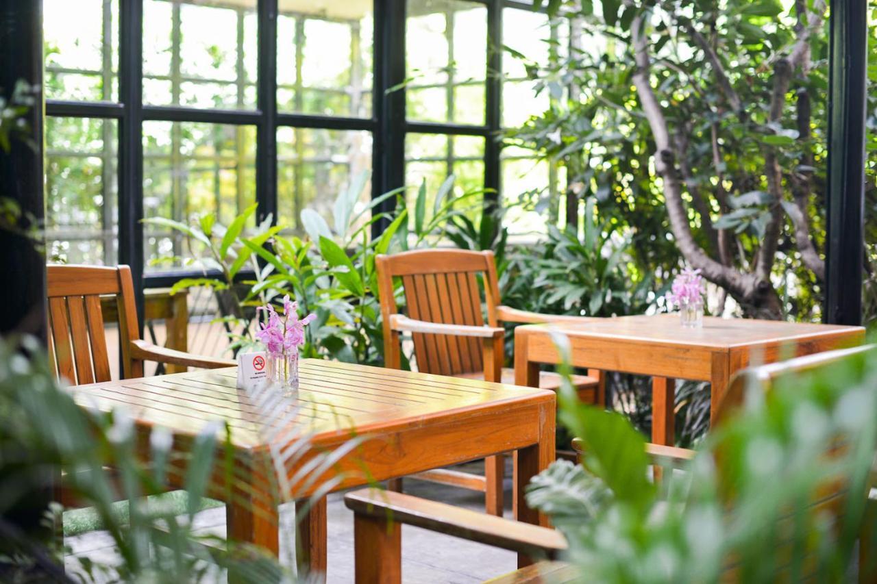 Grand Howard Hotel Bangkok Exterior photo