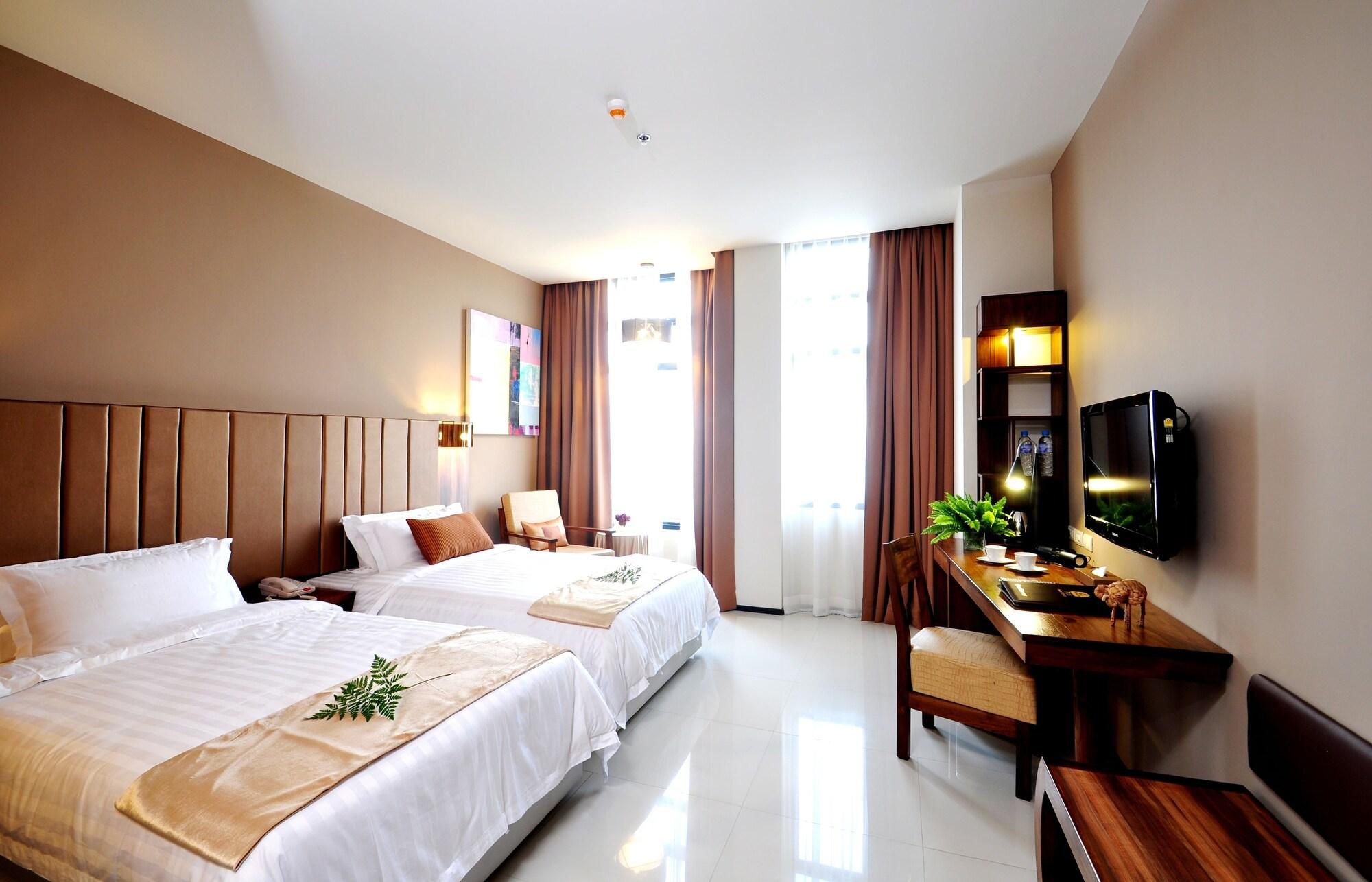 Grand Howard Hotel Bangkok Exterior photo