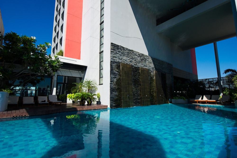 Grand Howard Hotel Bangkok Exterior photo