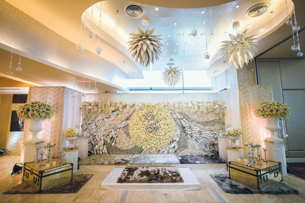 Grand Howard Hotel Bangkok Exterior photo